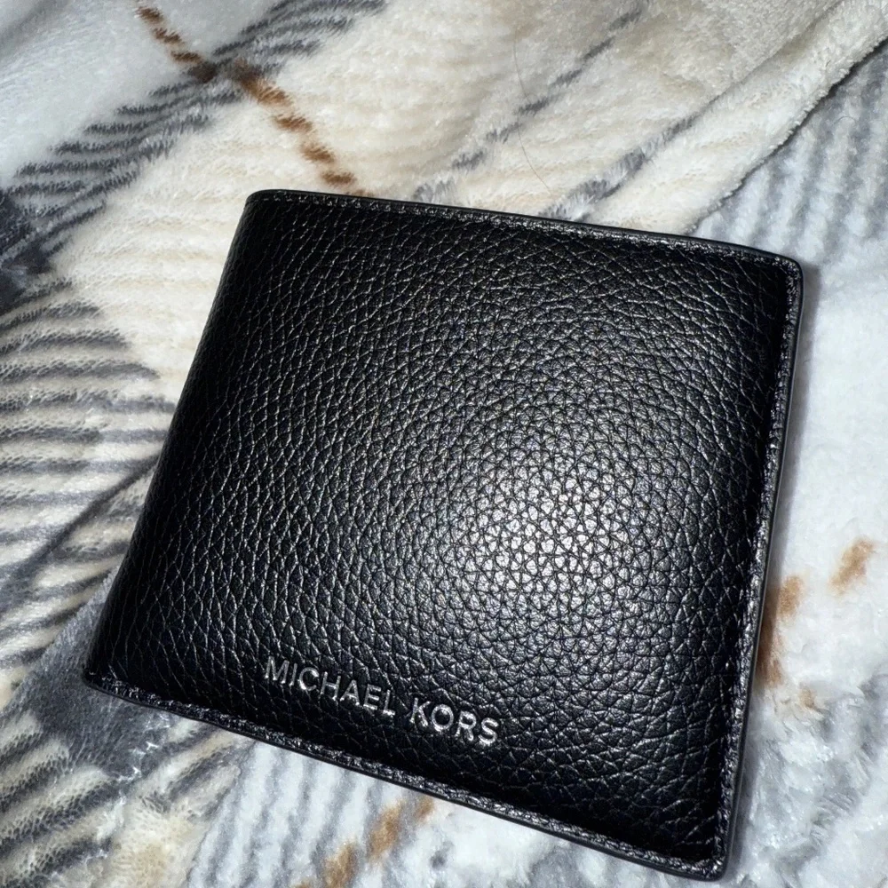 Michael kors Hudson leather billfold wallet